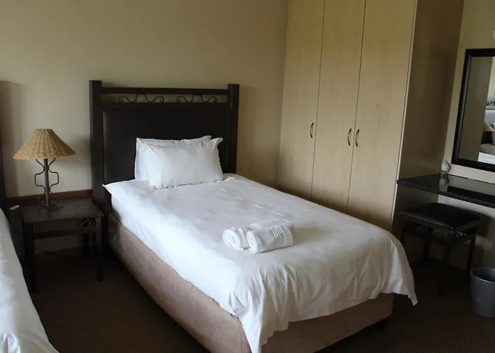 Monateng Safari Lodge