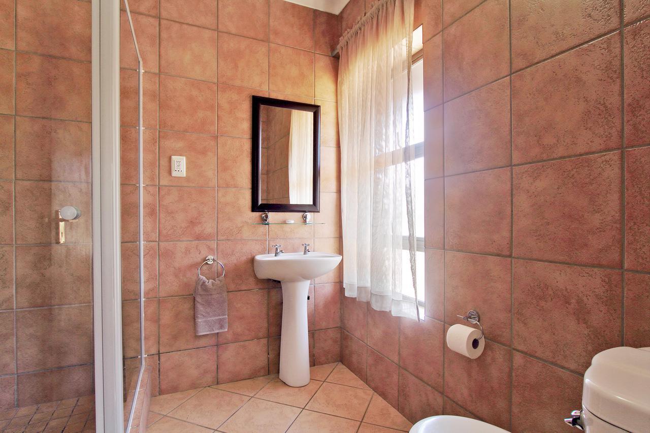 Monateng Safari Wallmannstal